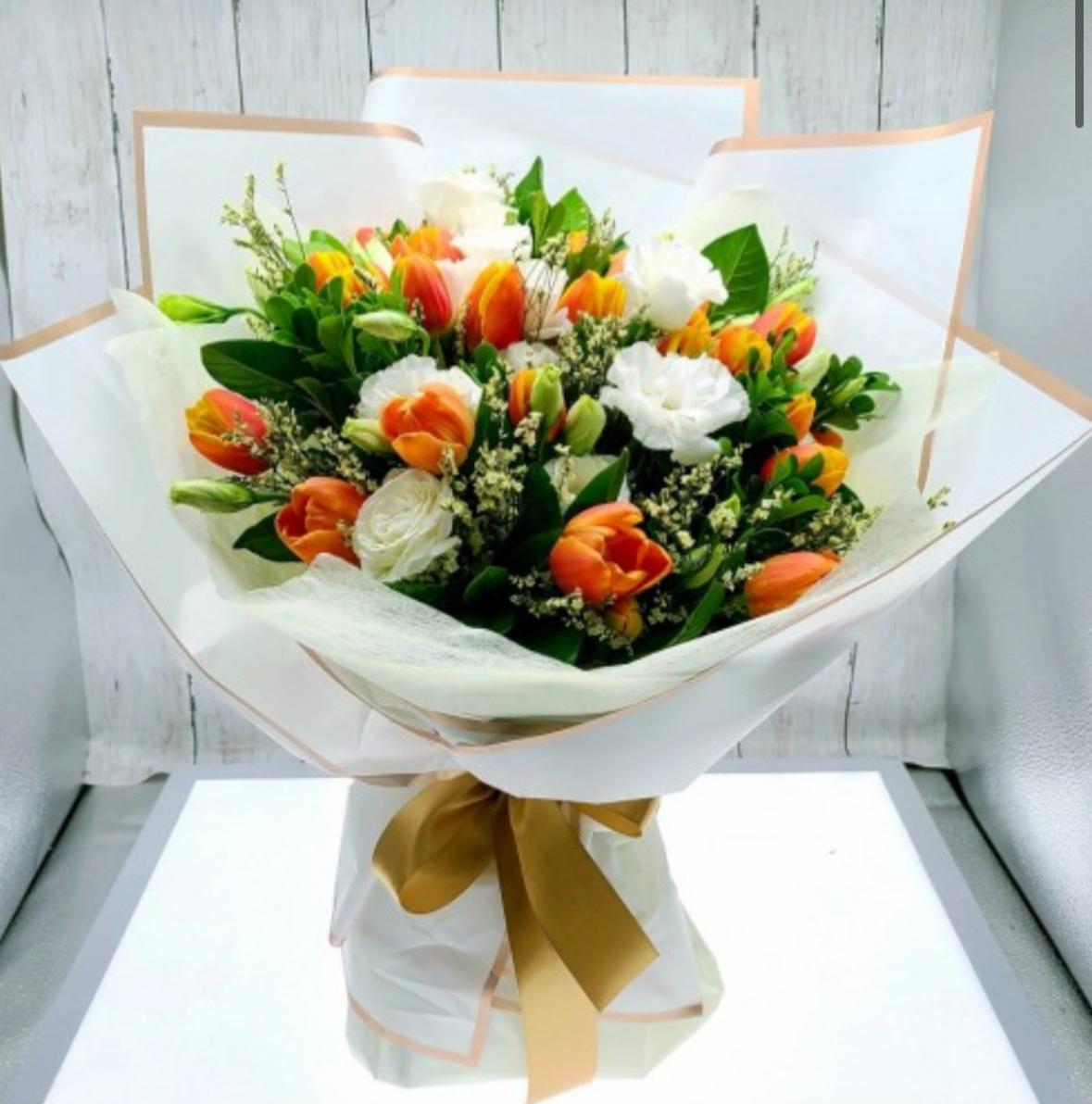18 Tulip Bouquet (Colour at Your Choice)